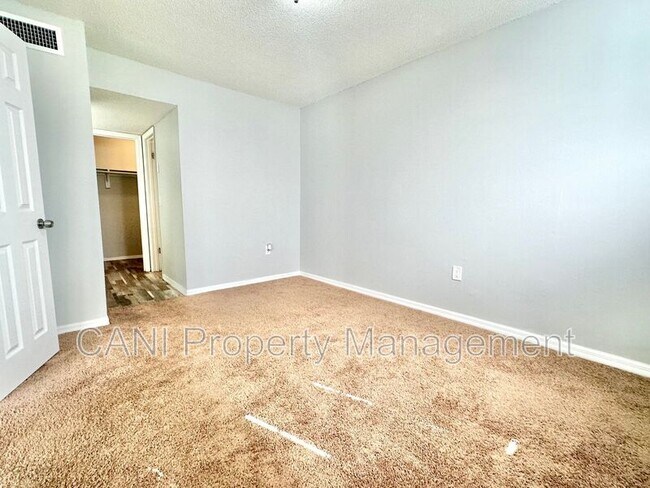 Building Photo - 2517 Caper Ln