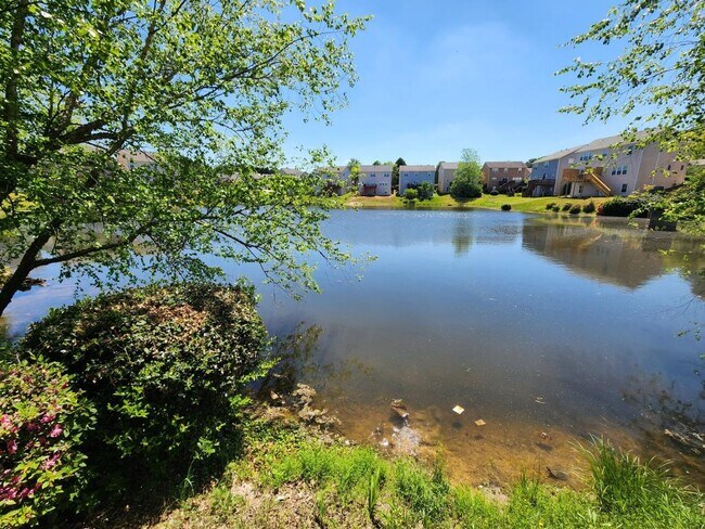 Building Photo - 1594 Overview Cir SW