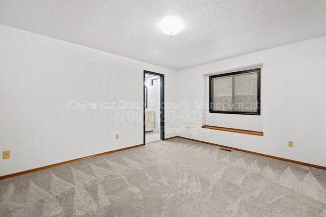 Building Photo - 2698 E Bergeson St