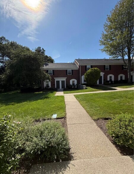 Building Photo - 608 Windsor Ridge Dr