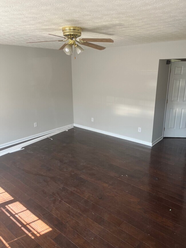 Building Photo - 1073 Merrick Dr