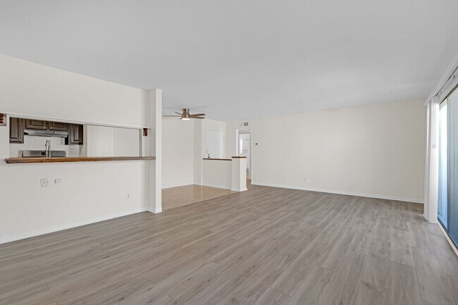 Building Photo - 1422 Rock Glen Ave