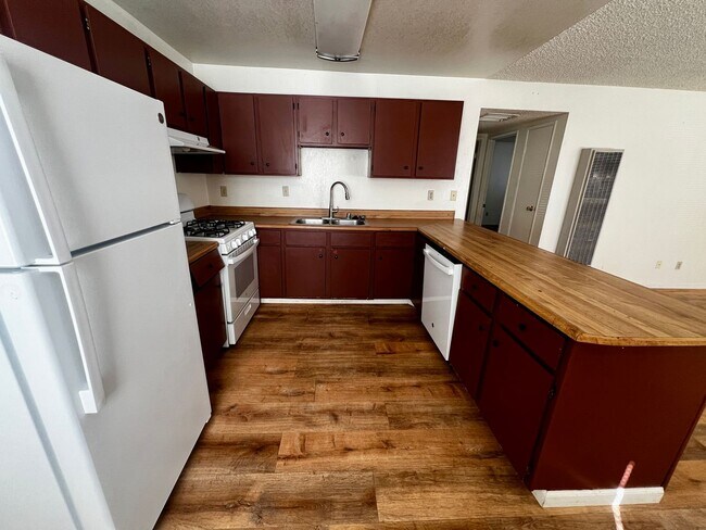 Building Photo - 73774 Cactus Dr