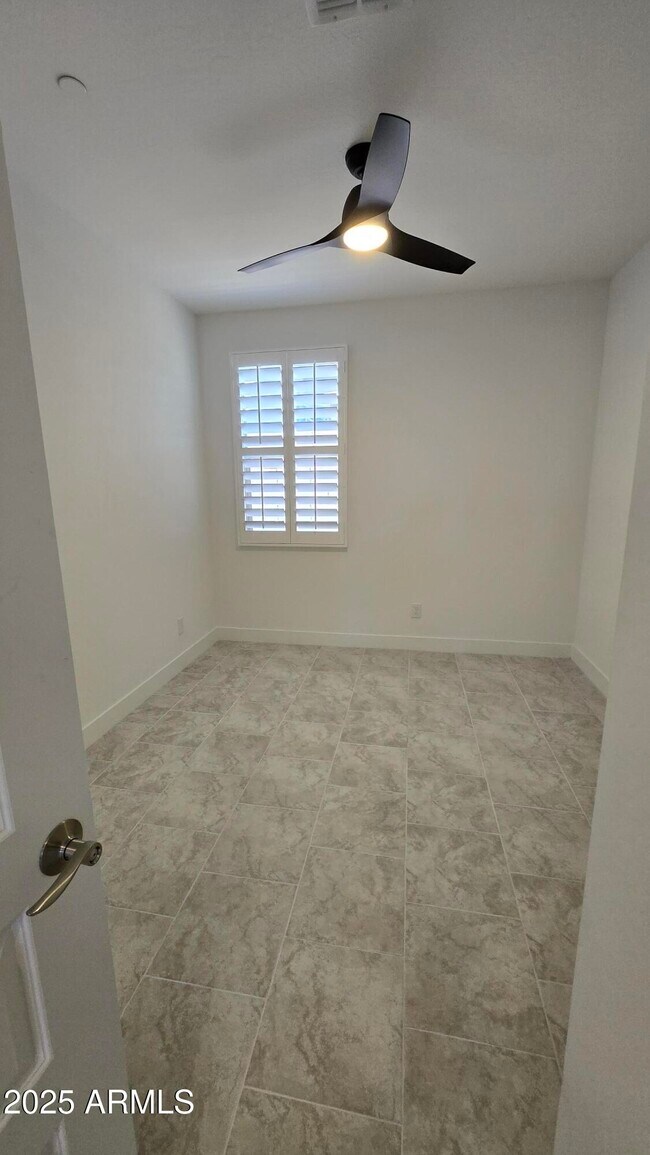 Building Photo - 31817 N 124th Dr