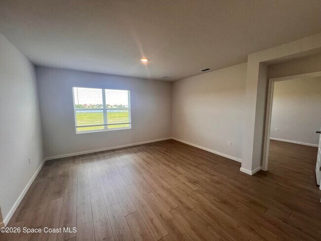 Building Photo - 1493 Garabaldi Cir SE