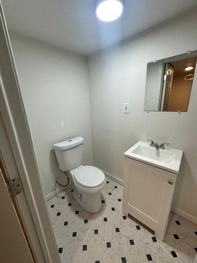 Building Photo - 2761 Baker St