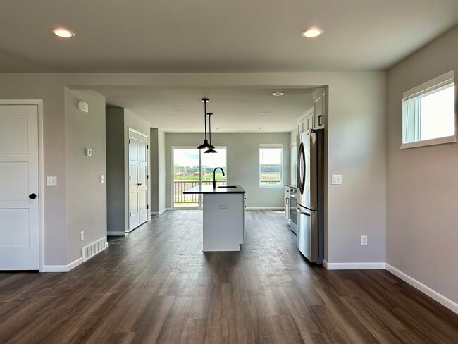 Building Photo - 2401 Wildcat Dr