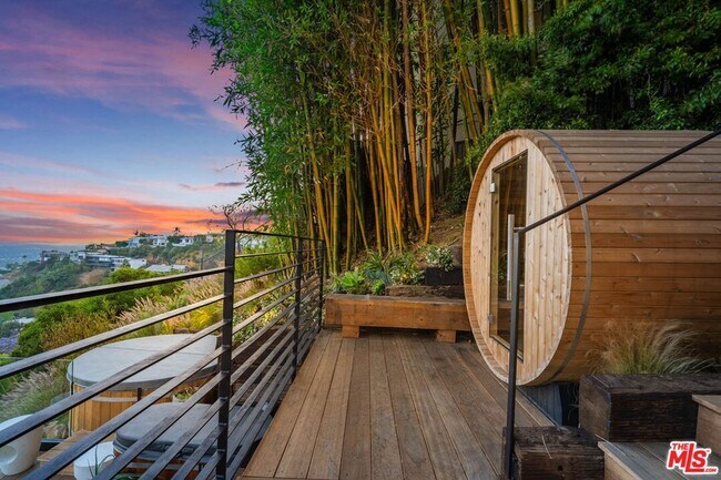 Building Photo - 8800 Hollywood Blvd