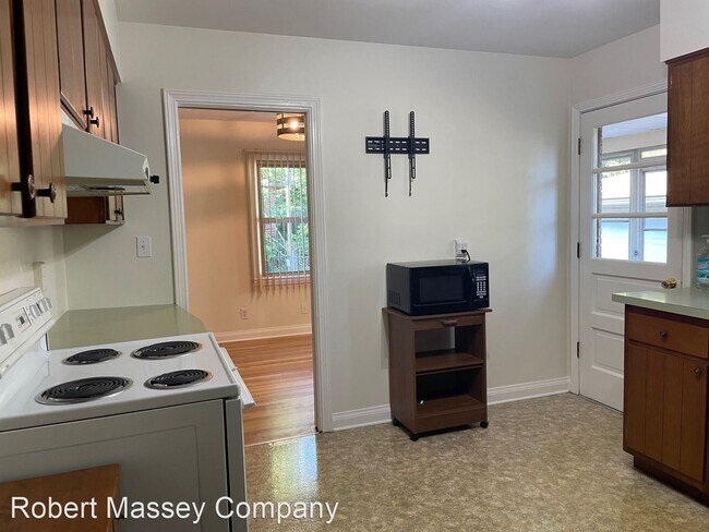 Building Photo - 3 br, 2 bath House - 2205 Paris Drive