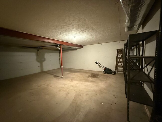 Building Photo - 153 Spruce Valley Dr