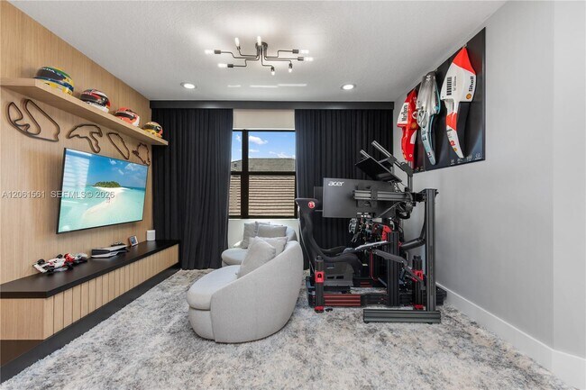 Building Photo - 9529 Eden Roc Ct