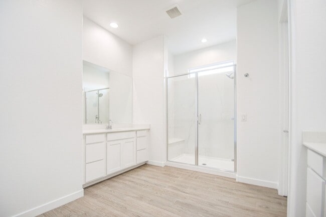 Building Photo - NEW 4 Bedroom home in Phoenix!