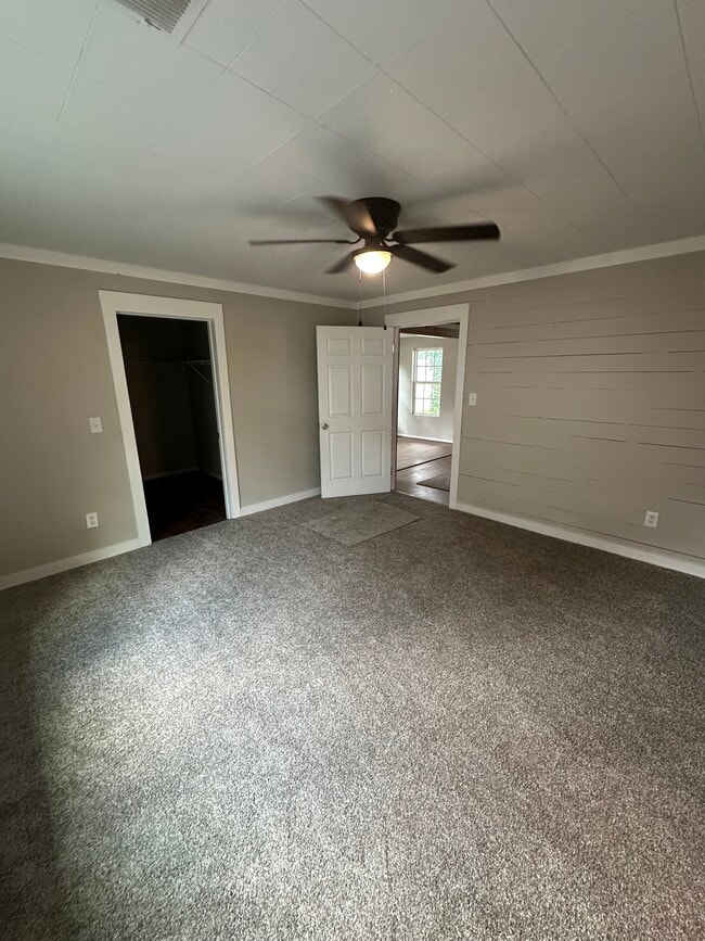 Building Photo - 3106 W Meighan Blvd