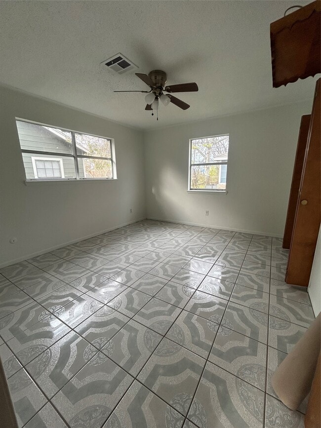 Building Photo - 1710 N Avenue H