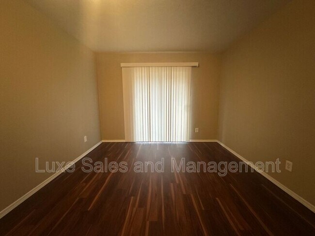 Building Photo - 6004 NW Expressway