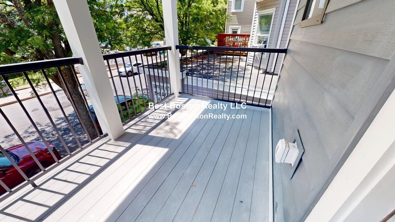 Building Photo - 231 Highland Ave