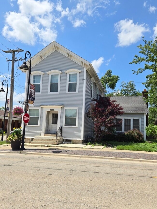 Building Photo - 11042 Front St