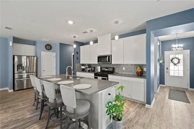 Building Photo - 1166 Arrowlake Rd