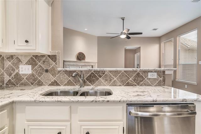 Building Photo - 10408 Forrest Dr