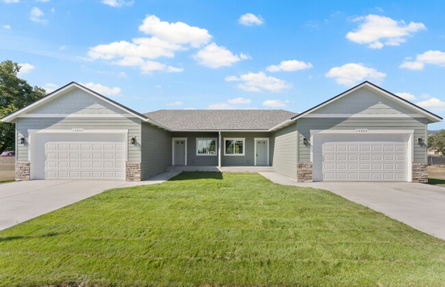 Building Photo - Newly Built 4 Bedroom Duplex With Yard