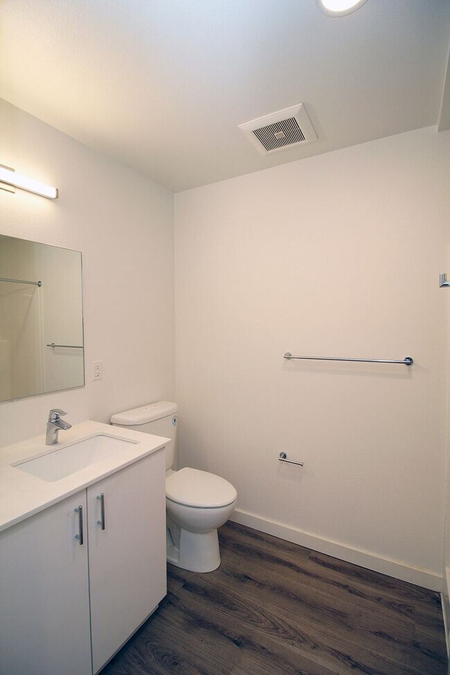 Building Photo - 2919 SE Division St