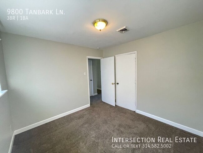 Building Photo - 9800 Tanbark Ln