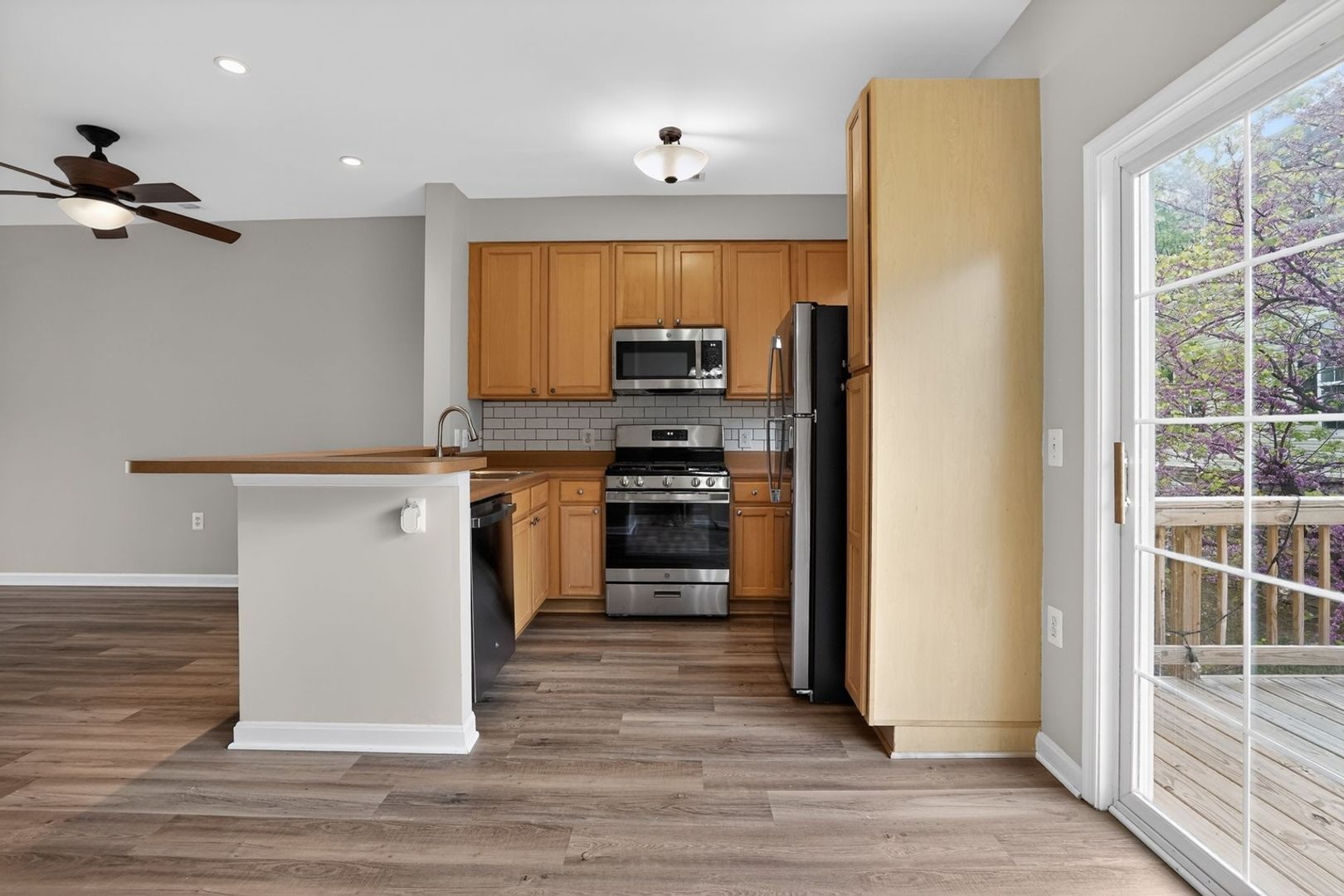 Building Photo - 23185 Blackthorn Square