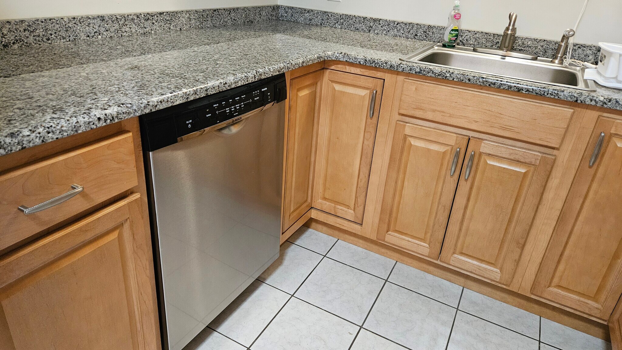 Building Photo - 667 Indian Church Rd