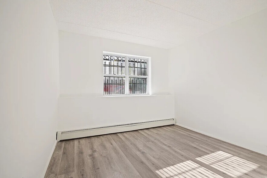 Building Photo - 482 Central Ave