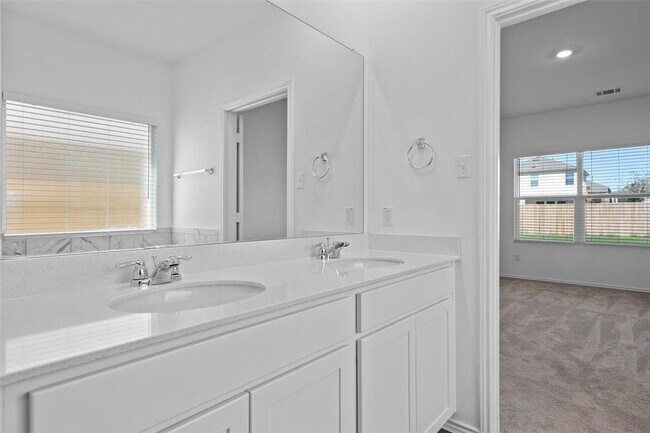 Building Photo - 105 Allegro Dr