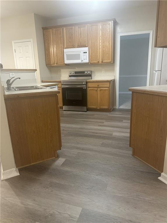 Building Photo - 3852 Roxfield Dr NE