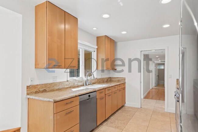 Building Photo - 3207 Forbes Ave