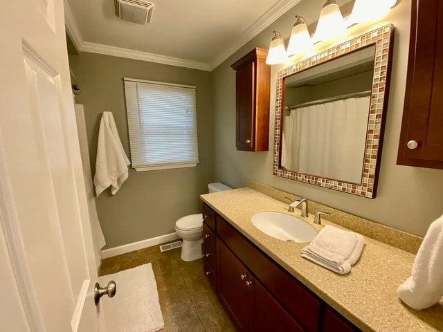 Building Photo - 1304 N Broadway Ave