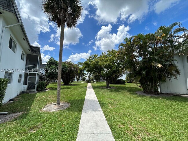 Building Photo - 6505 Winfield Blvd