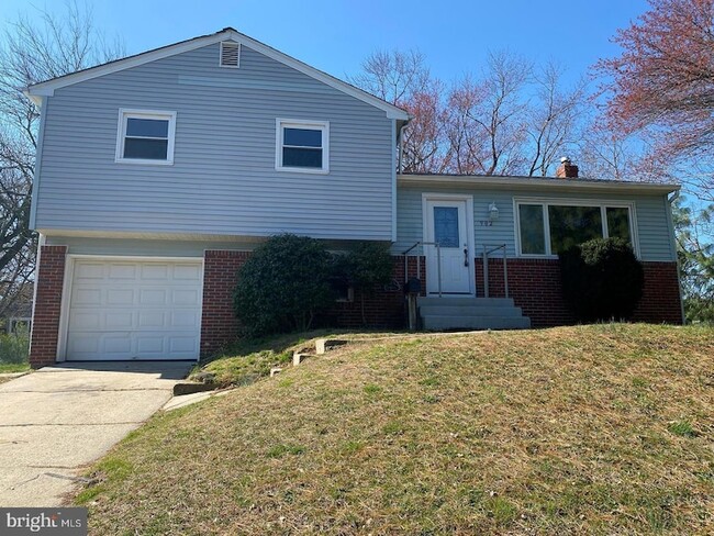 Primary Photo - 902 Woodlane Rd
