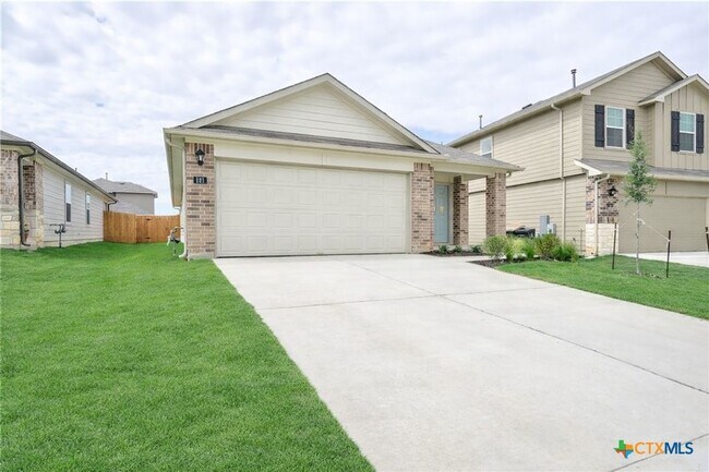 Building Photo - 121 Roanwood Dr