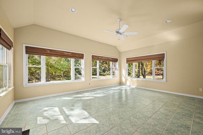 Building Photo - 401 Alderbrook Dr