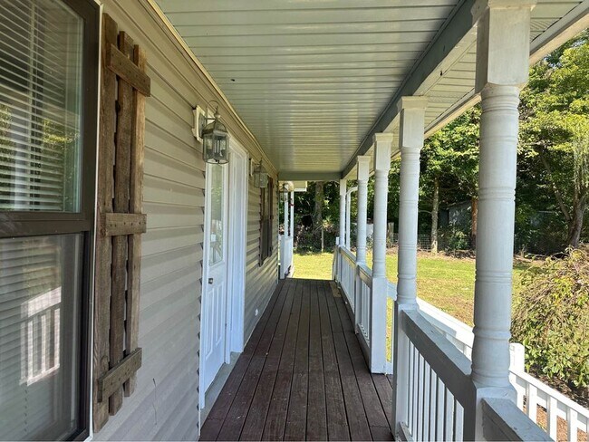 Building Photo - 6354 Meadowbranch Rd