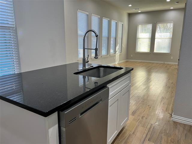 Building Photo - 319 W Page Ave