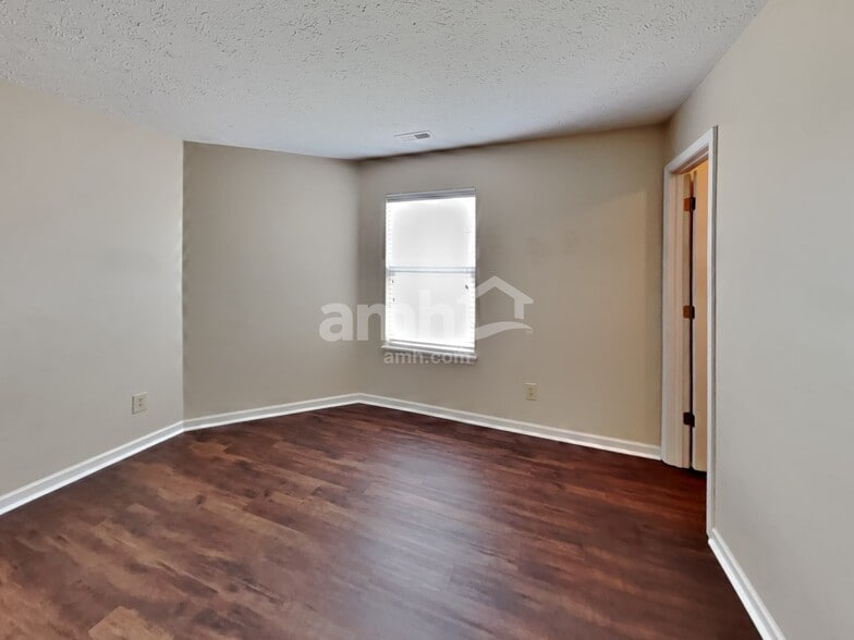 Building Photo - 529 Austrian Way