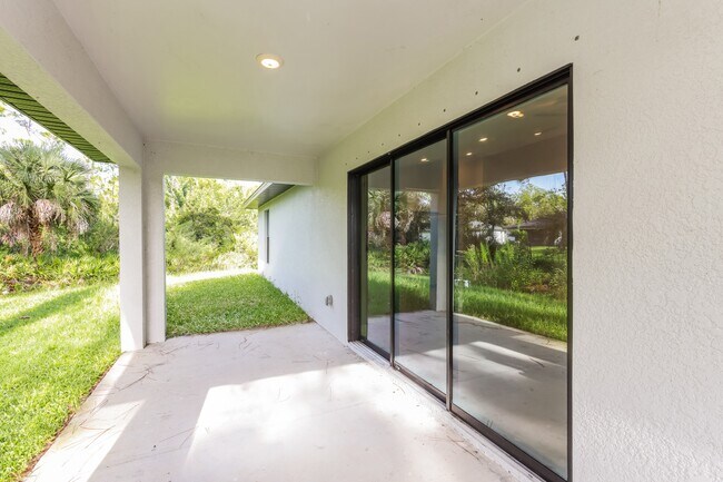 Building Photo - 2509 18th St W