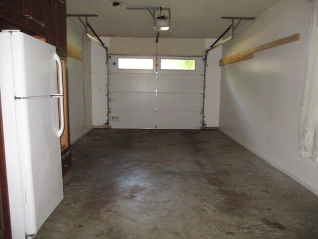 Building Photo - 5 BR Near Ft. Belvoir and Historic Mt. Vernon