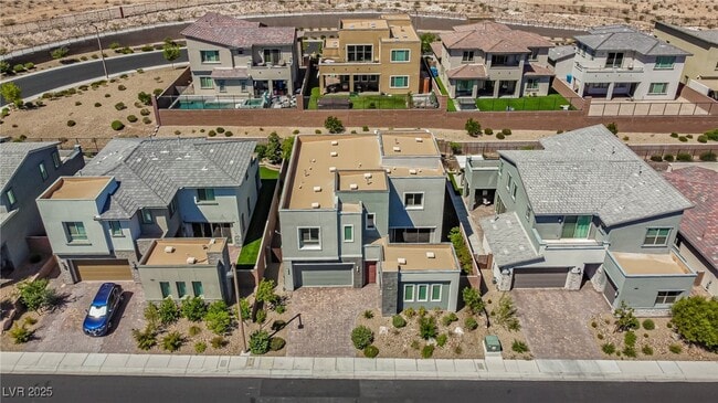 Building Photo - 6465 Farness St