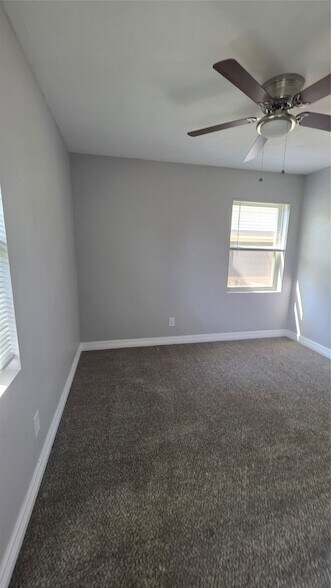 Building Photo - 1102 Lorrie Dr