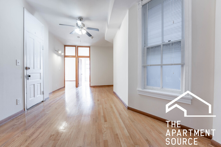 Building Photo - 1208 W Wrightwood Ave