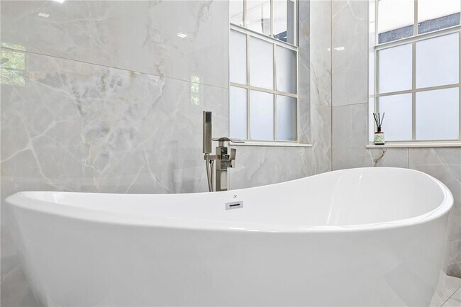 Building Photo - 11342 S Camden Commons Dr