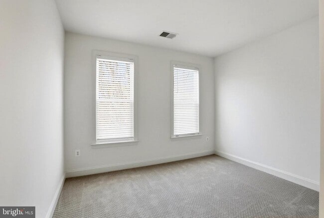 Building Photo - 1312 Volunteer Dr