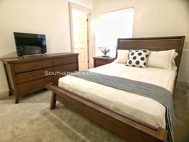 Building Photo - 13333 Johnson Beach Rd Unit 204 ~by Southern