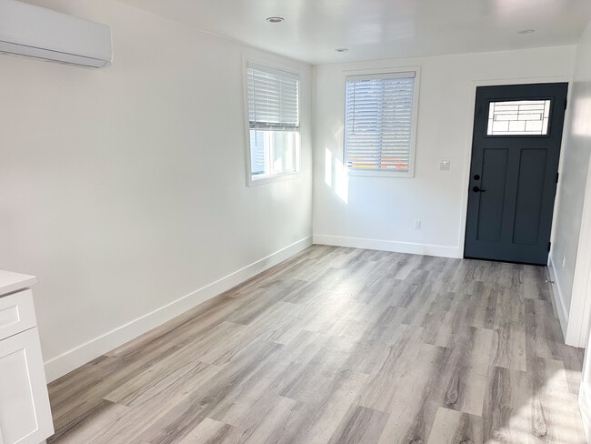 Building Photo - 3028 1st St