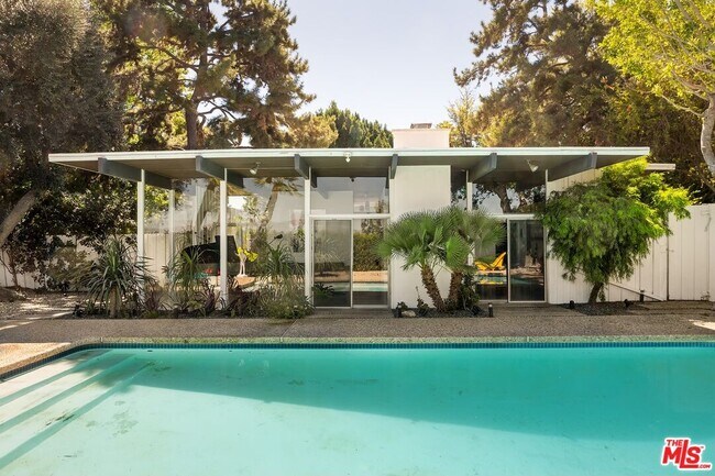 Building Photo - 4965 Calvin Ave